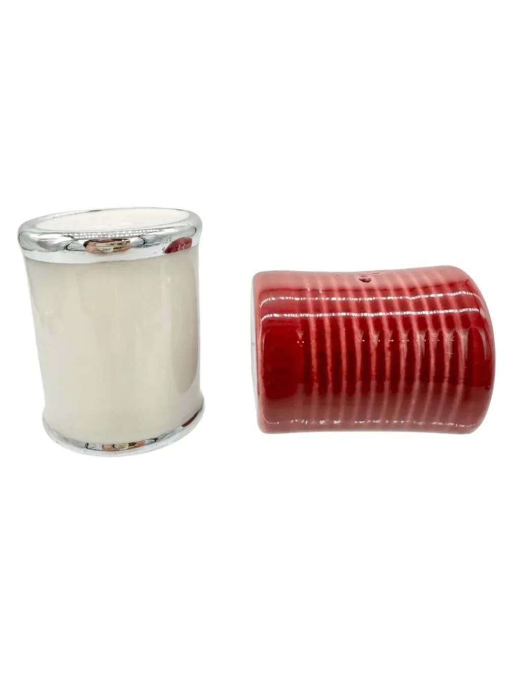 Americas Favorite Cranberry Sauce Ceramic Salt and Pepper Shakers Set Red White